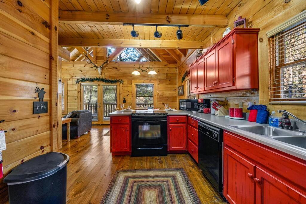 Charming Cabin W/ Hot Tub, Game Room, Top Location Pigeon Forge Exteriér fotografie