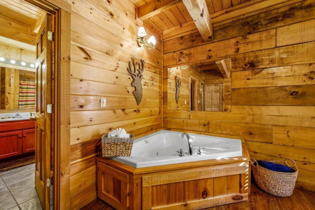 Charming Cabin W/ Hot Tub, Game Room, Top Location Pigeon Forge Exteriér fotografie