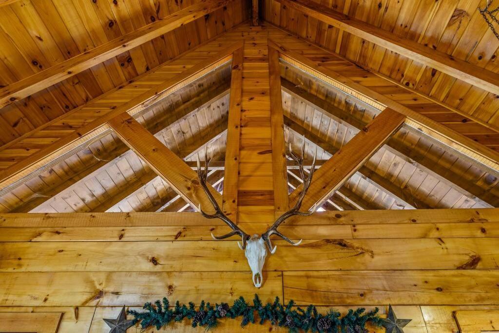 Charming Cabin W/ Hot Tub, Game Room, Top Location Pigeon Forge Exteriér fotografie