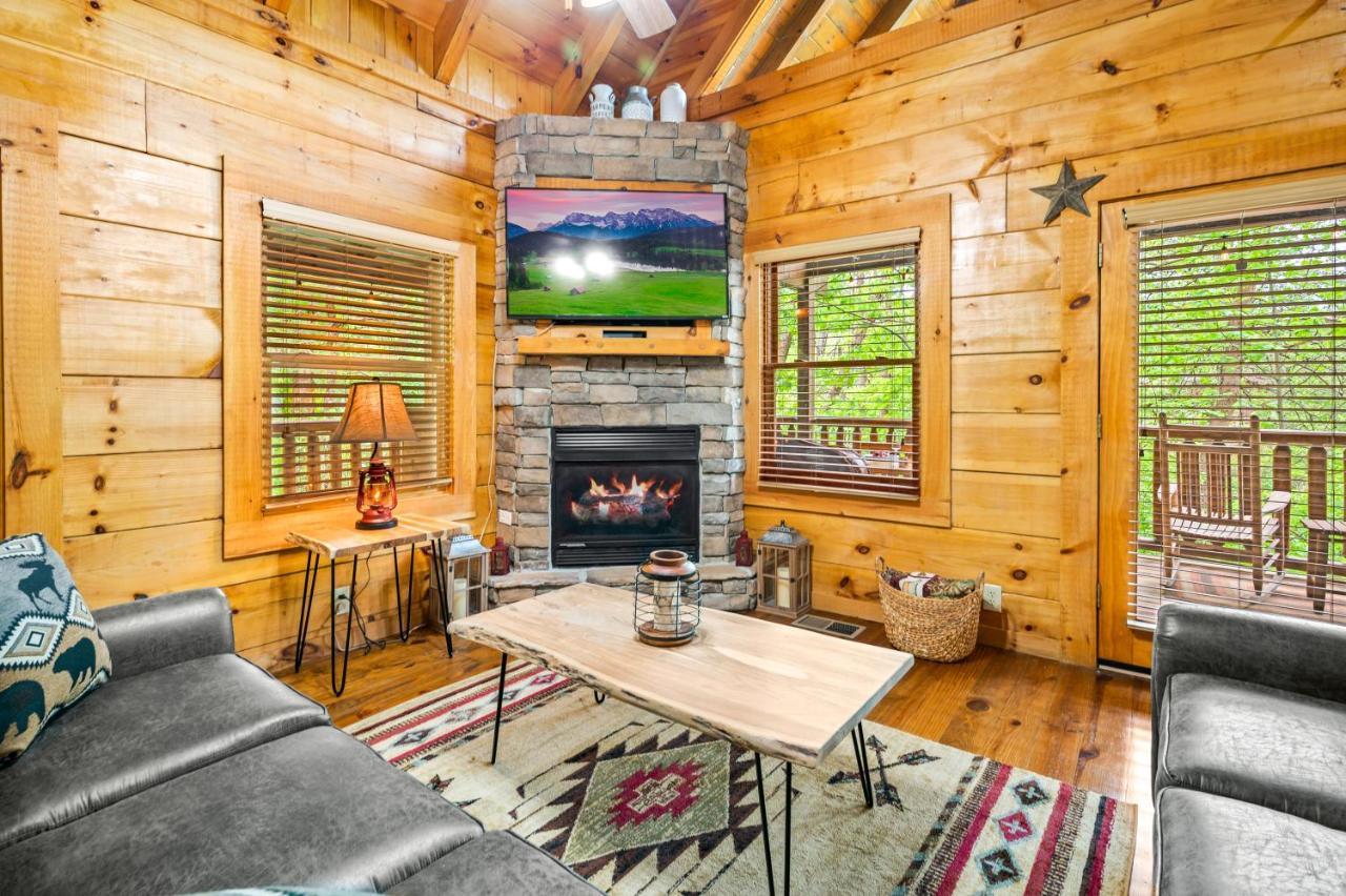 Charming Cabin W/ Hot Tub, Game Room, Top Location Pigeon Forge Exteriér fotografie