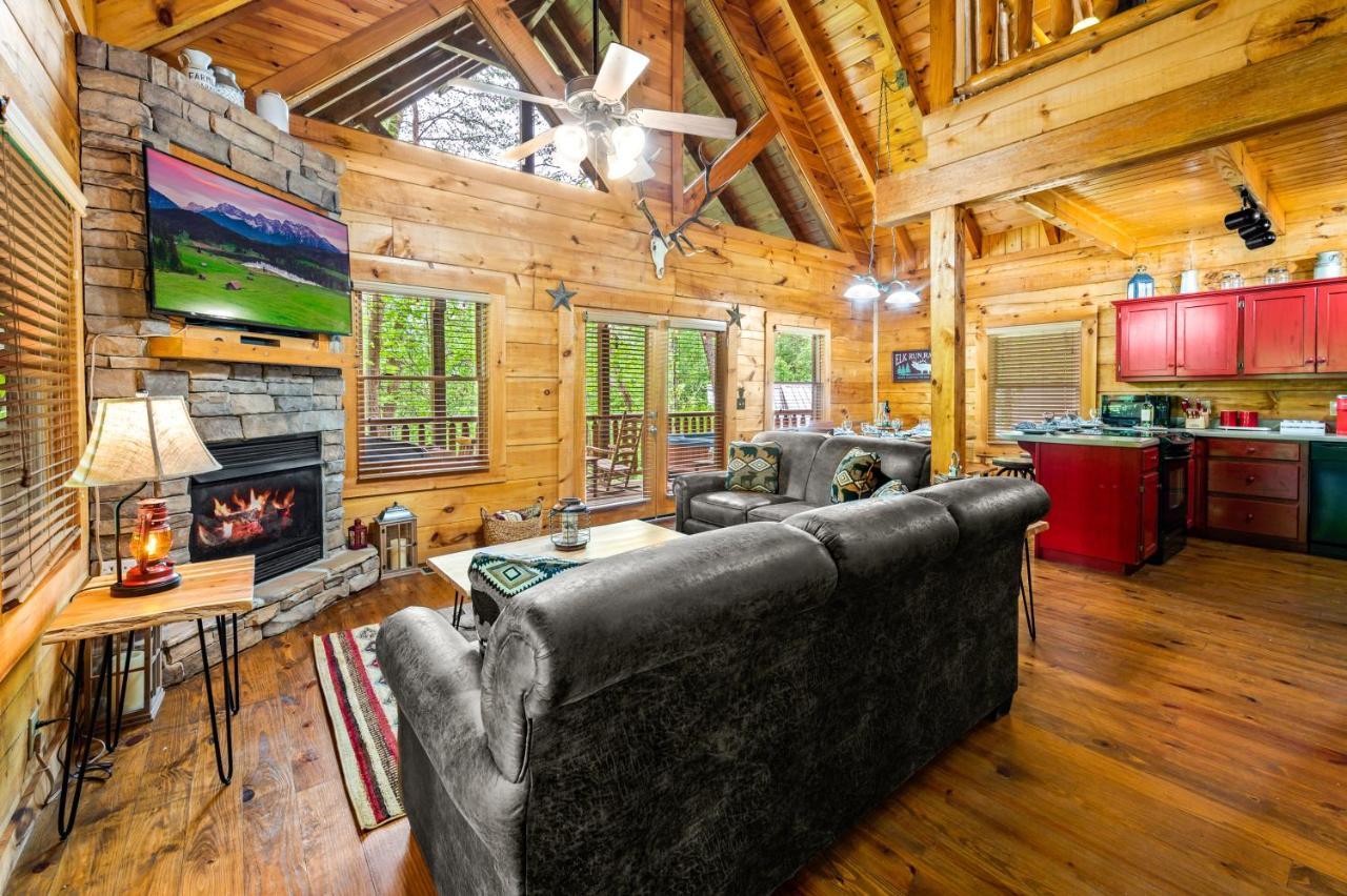 Charming Cabin W/ Hot Tub, Game Room, Top Location Pigeon Forge Exteriér fotografie